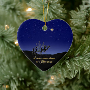 El amor bajó en el ornamento del navidad