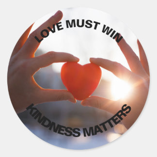 El amor debe ganar Pegatinas de 3"