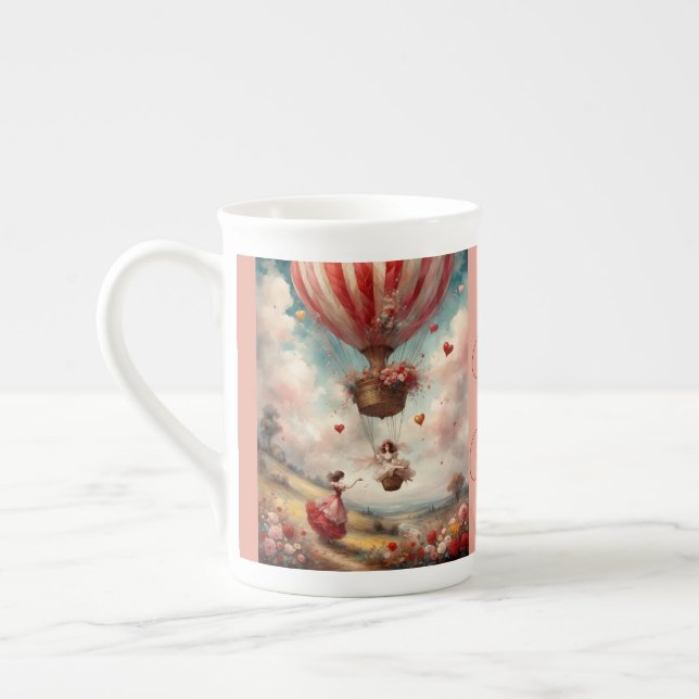 El amor en la taza de la especialidad del aire (Izquierda)