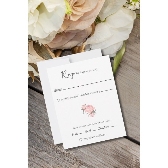 El Amor es Paciente – Tarjeta de RSVP de las Escri (Soft blush peonies and greenery add a romantic touch to this elegant watercolor RSVP card.)