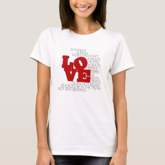 El amor nunca falla en la camiseta