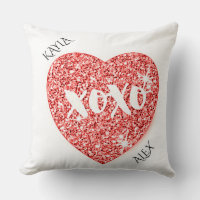 El amor personalizó su nombre y su almohada de lan