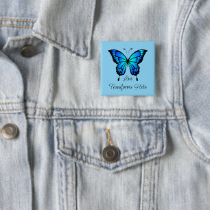 El amor transforma el botón mariposa de odio