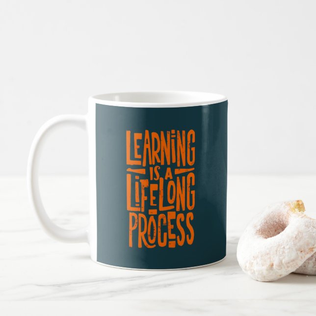 el aprendizaje de la taza de café de los estudiant (Con donut)