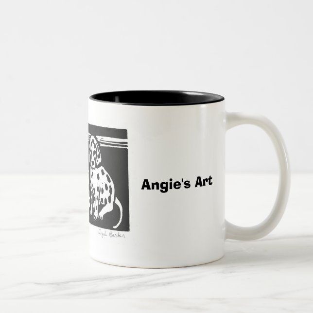 El arte de Angie "que considera mancha" la taza (Derecha)