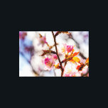 El Arte Del Cerezo Florece En Un Día Soleado<br><div class="desc">Flores sakura iluminadas por el sol de un suave color rosa sobre una rama vertical de un cerezo. Fondo blanco, violeta y azul. El festival de luz, colores y vida. Una pintura digital extra grande de una fotografía. Impresión de lienzos floridos y estirados para decorar tu lugar o para ser...</div>