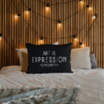 El arte es expresión no Cojín decorativo de perfec<br><div class="desc">¡Exprésate con esto,  "el arte es la expresión no la perfección" almohada de tiro blanco y negro! ¡Coincidiendo con la bolsa de té disponible! ¡Grandes regalos para los artistas!</div>
