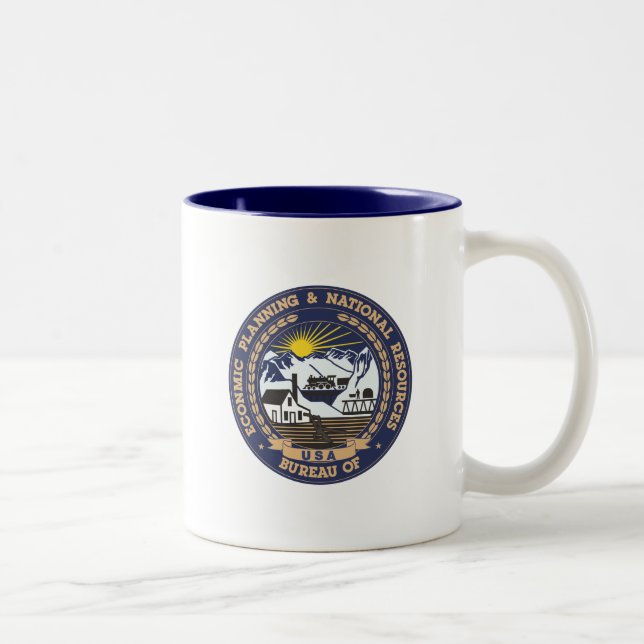 El atlas oficial encogió la taza de la película (Derecha)