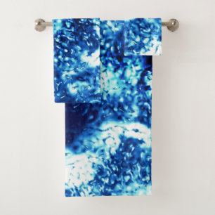 El azul brillante manchado parece vidrio esmerilad