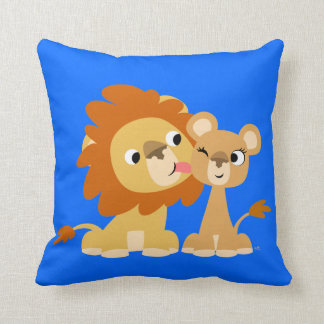 El beso: Almohada linda de los pares del león del