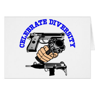 El blanco celebra los armas de la diversidad