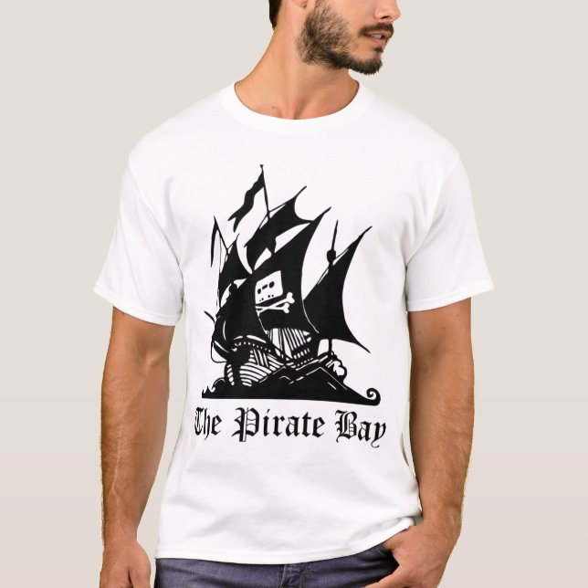 El blanco de la camiseta de la bahía del pirata (Anverso)
