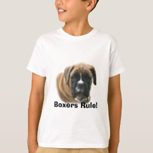 El boxeador embroma la camiseta