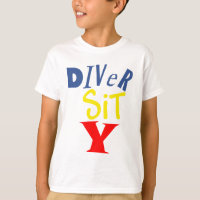 El buceador sienta la camiseta de la juventud de Y
