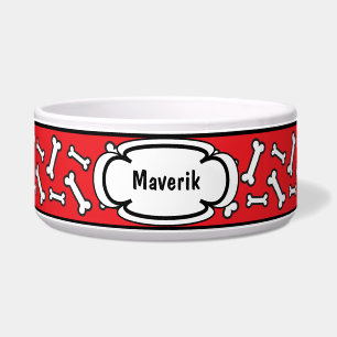 El buen perro recompensa el cuenco con el nombre