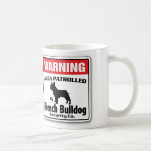 El bulldog francés patrulló la taza de café