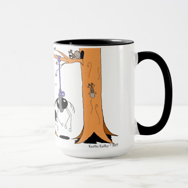 El caballo divertido se pegó en una taza del (Derecha)