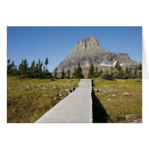 El camino a la vista del lago ocultado