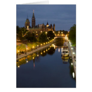 El canal Rideau y los edificios del Parlamento de 