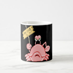 El cangrejo está en la taza de café