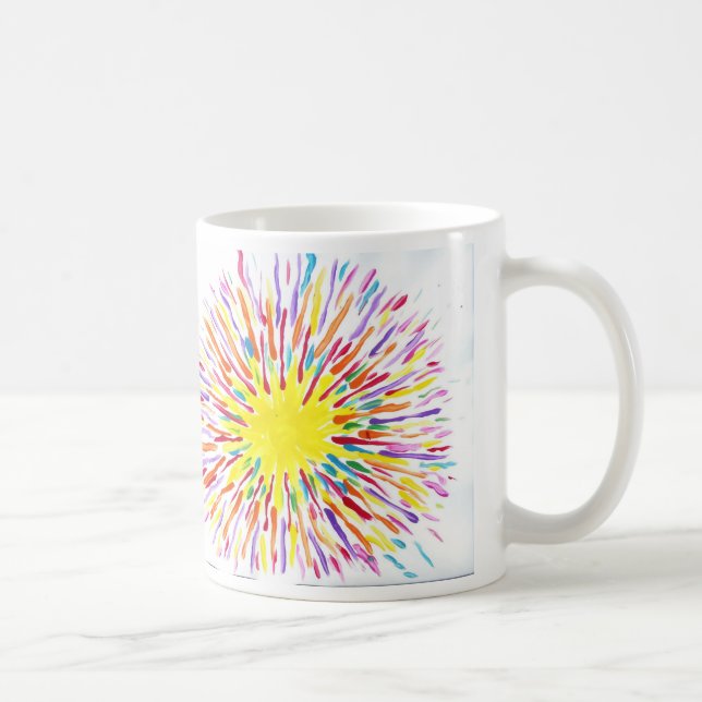 El caramelo riega la taza de café del artista del (Derecha)