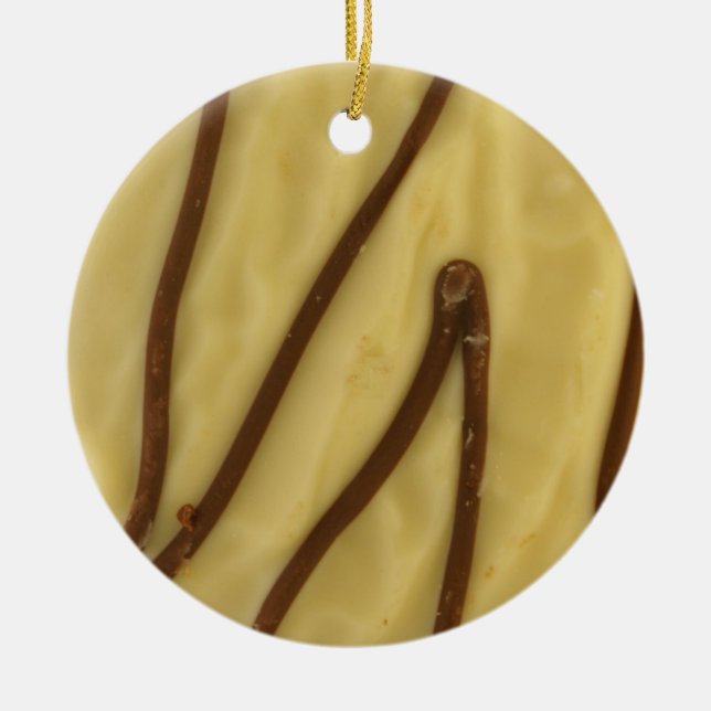 El chocolate blanco sumergió el ornamento de la (Frente)