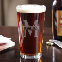 El clásico Oakmont grabado 16 oz. Vasos de cerveza