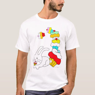 El conejo come la camiseta del blanco de la