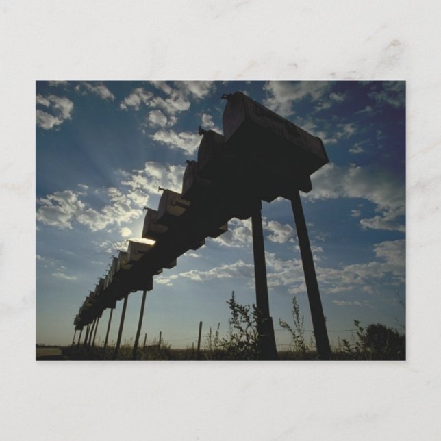 El correo encajona la postal (Anverso)