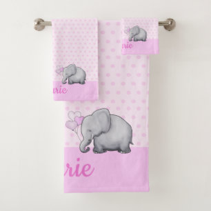El cuarto de niños del chica del elefante rosado