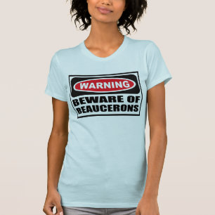 El cuidado SE GUARDA de la camiseta de las mujeres