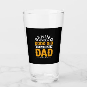 El Día del Padre Detrás del Buen Niño Es Un Gran P