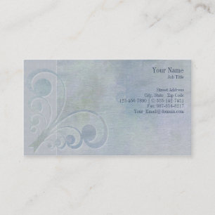 El ejecutivo curva la tarjeta de visita ligera