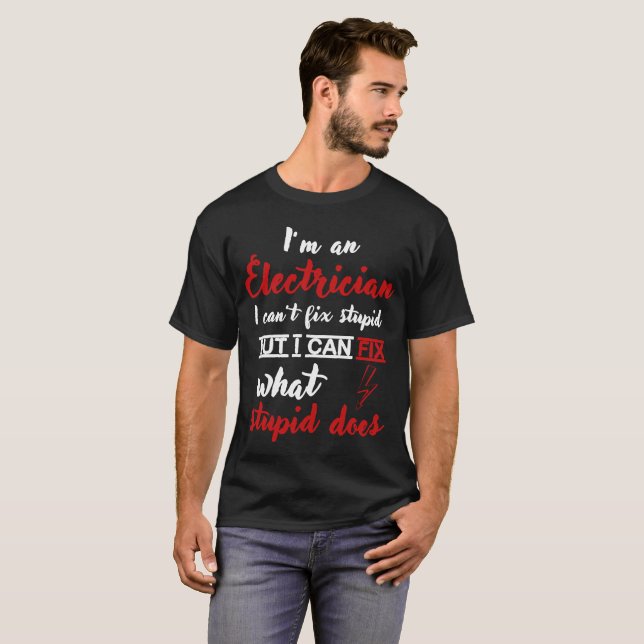 El electricista no puede fijar la camiseta (Anverso completo)