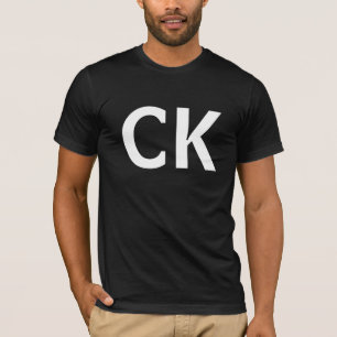 El encanto de la camisa de los compinches de las