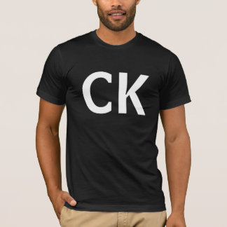 El encanto de la camisa de los compinches de las