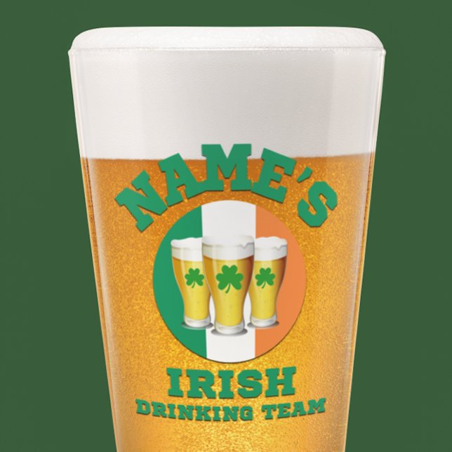 El equipo irlandés de bebidas de Name 3 pinta (Custom Irish pint glass for St. Pat's! 🍻 Personalize now!)