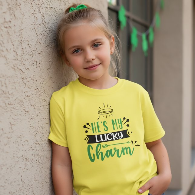 Él es mi amuleto de la suerte Camiseta de St Patri (Subido por el creador)