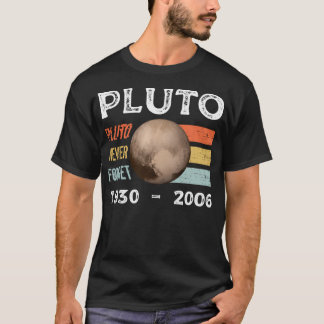 El espacio gracioso nunca olvida la camiseta Pluto