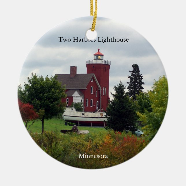 El faro de dos puertos y el adorno de barco (Frente)