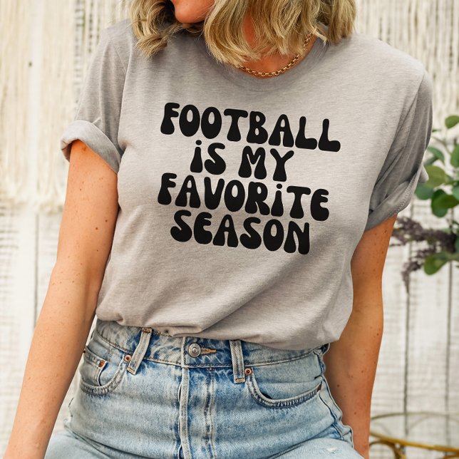 El fútbol es mi camiseta favorita de Groovy Season (Celebrate the gridiron with our "Football is My Favorite Season Groovy" Shirt – a stylish declaratio)