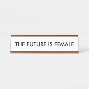 El futuro es placa de identificación femenina del