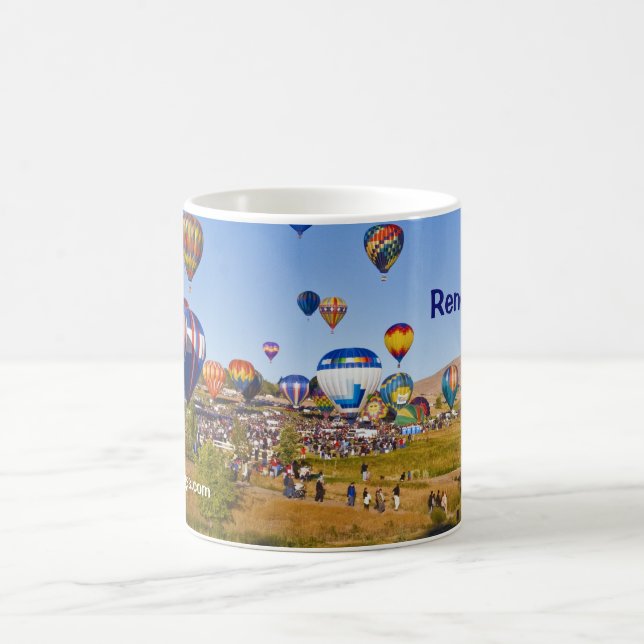 El globo de Reno compite con la taza (Centro)
