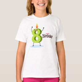 El gran número verde 8 con la camiseta de cumpleañ