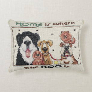 El hogar es donde está almohada el perro