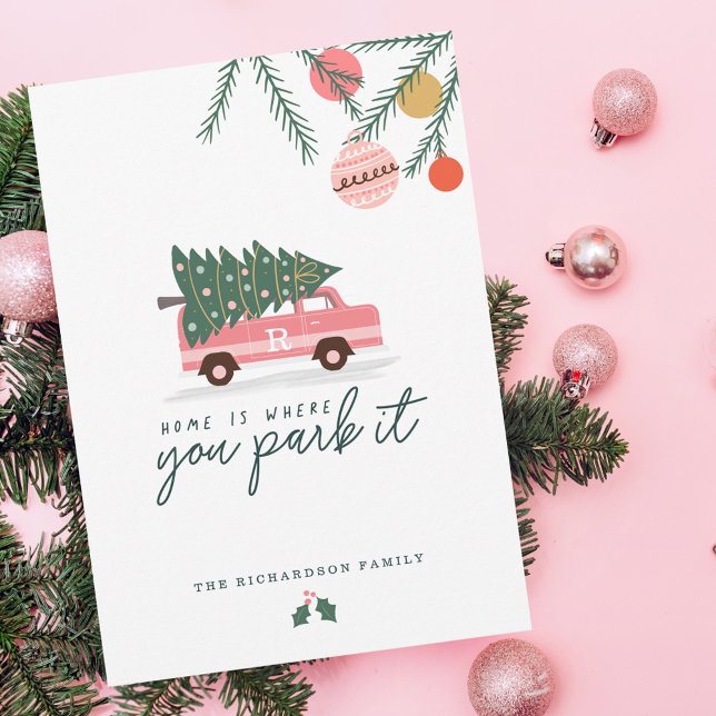 El Hogar Es Donde Se Aparta El Árbol De Navidad De (Home Is Where You Park It Pink Van Christmas Tree Holiday Card)