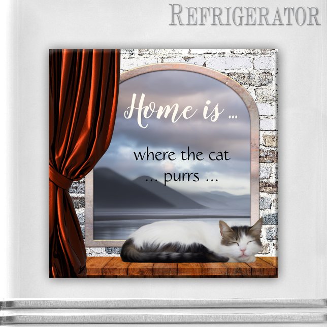 El hogar lindo es donde el gato compra el imán de  (Cute magnet featuring a painting of a dreaming cat in the window sill. For a cozy home cat lover)