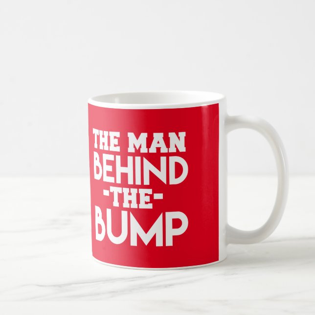 El hombre detrás de la taza del topetón (Derecha)