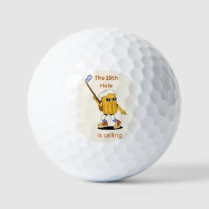 El hoyo 19 llama a las bolas de golf