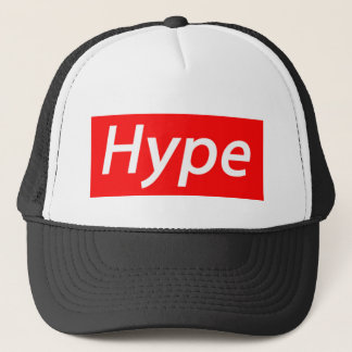 El HYPE'd encima del gorra